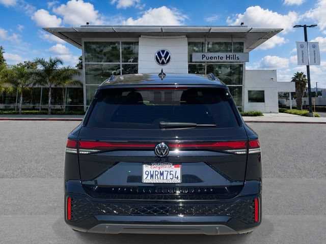 Certified 2026 Volkswagen Tiguan SE R-Line FWD image 5