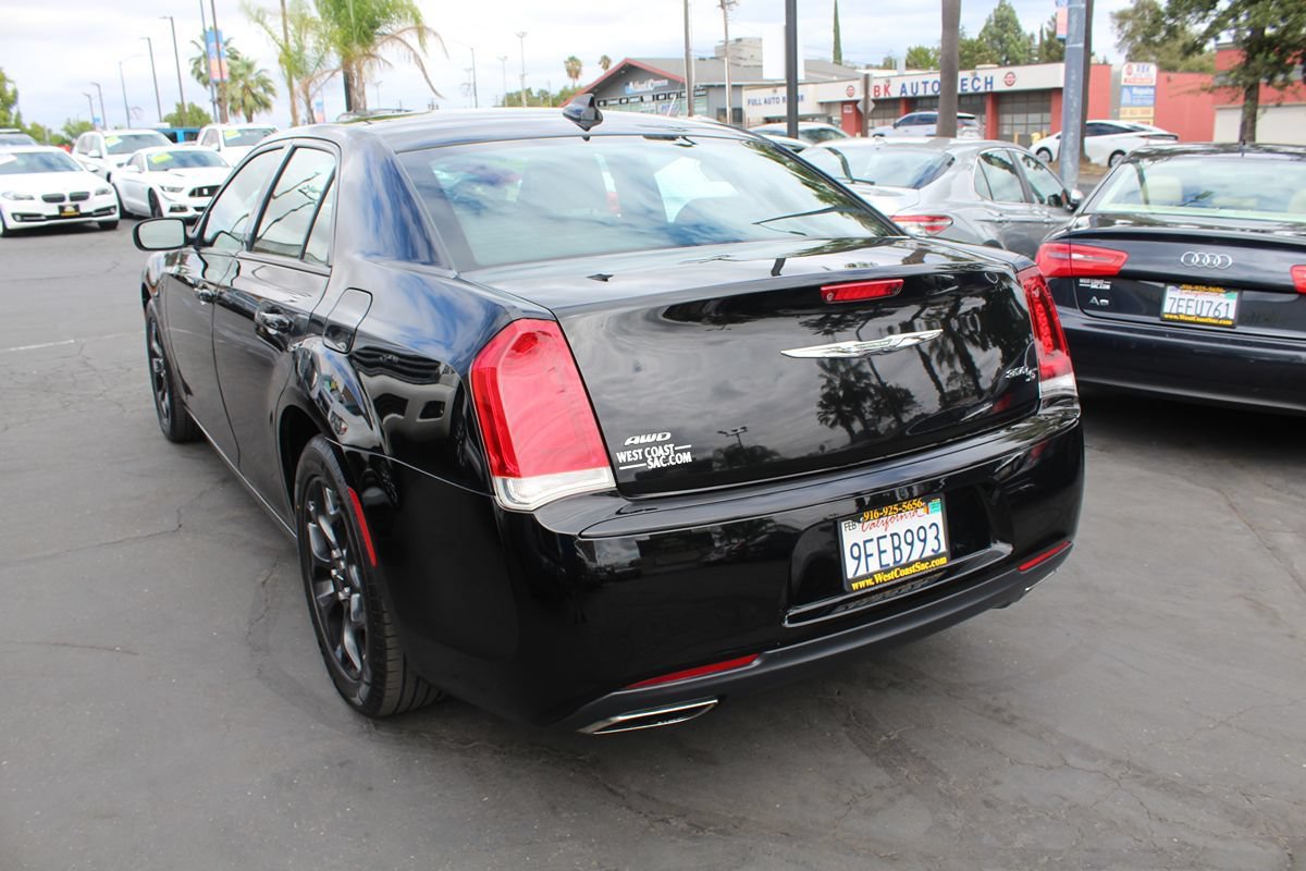 Used 2019 Chrysler 300 S AWD/4WD image 5
