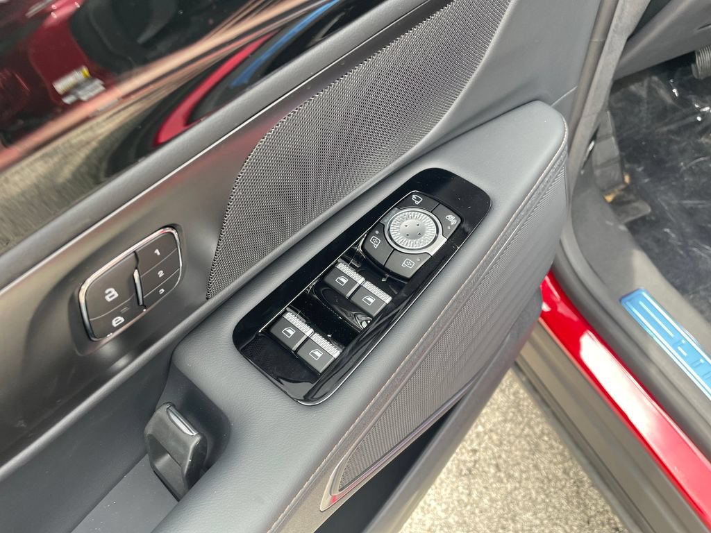 New 2026 Lincoln Nautilus Premier AWD/4WD image 11