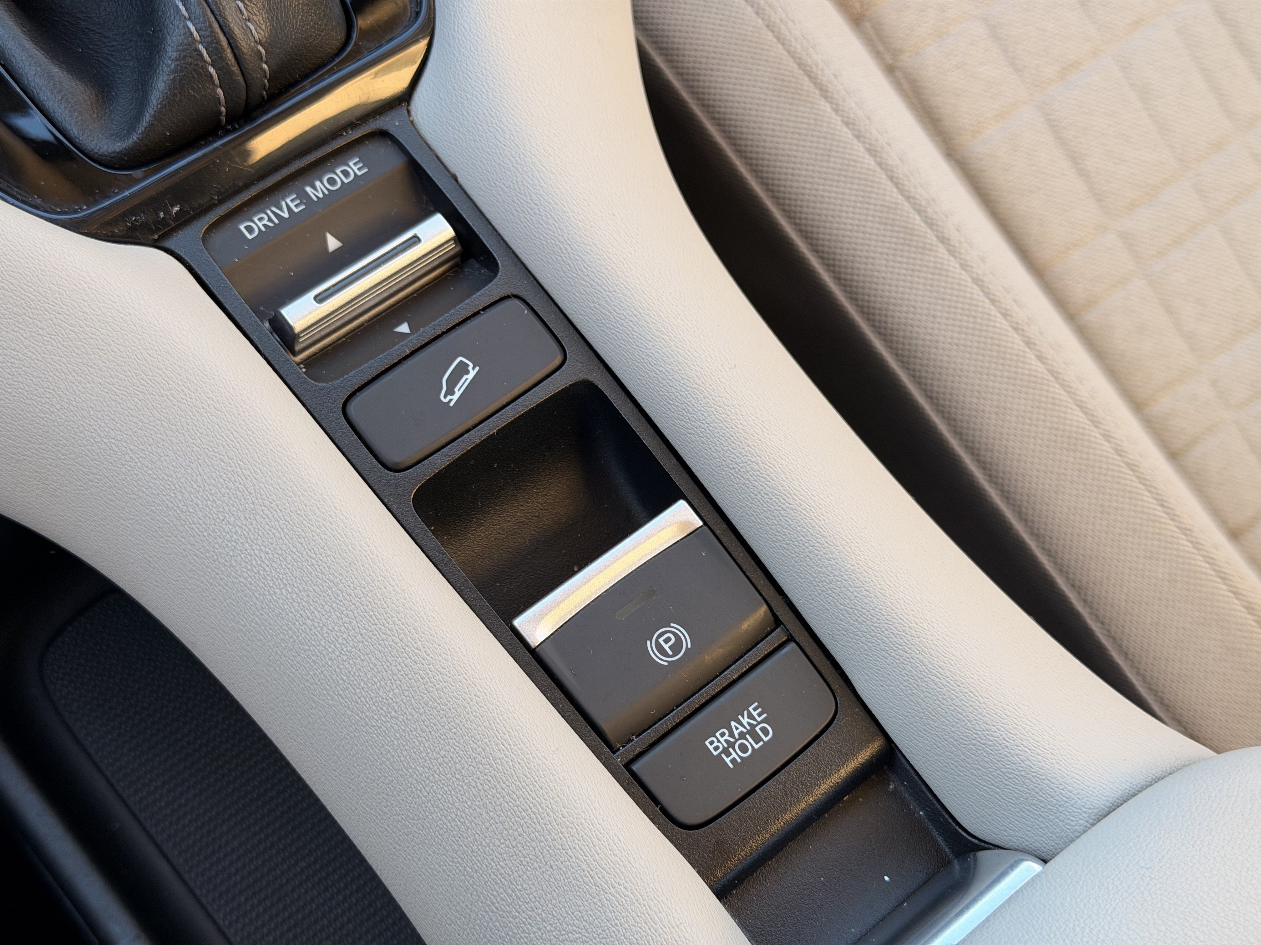 Certified 2023 Honda HR-V LX image 26