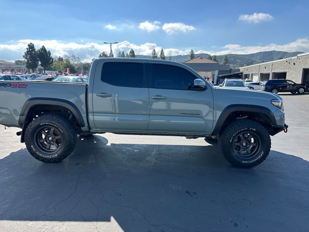 Used 2022 Toyota Tacoma TRD Off-Road w/ Technology Package AWD/4WD image 4