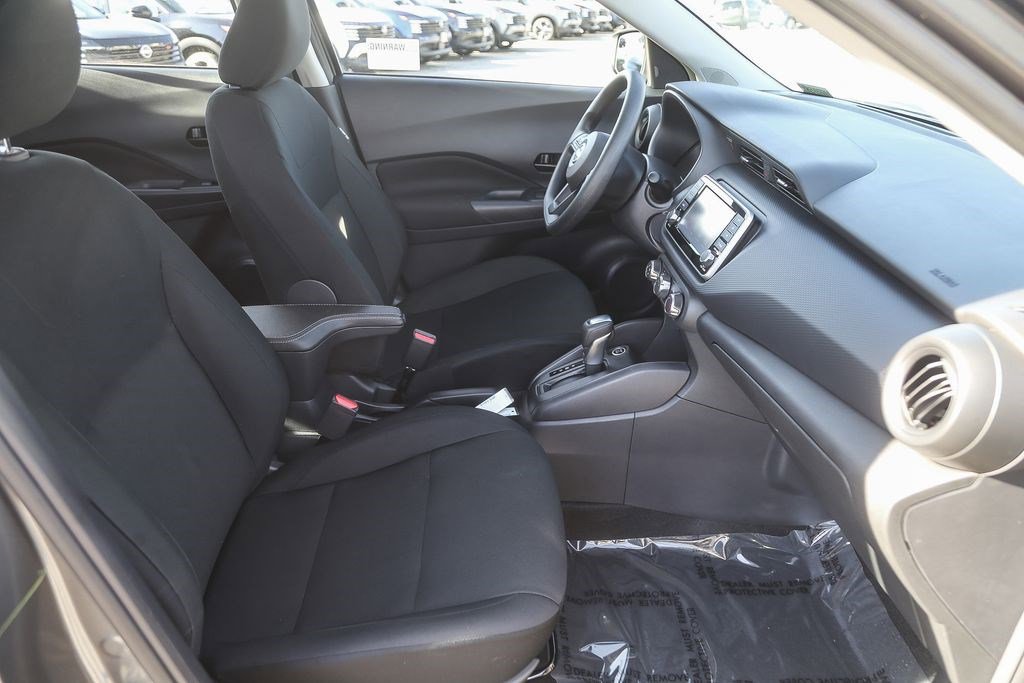 Certified 2025 Nissan Kicks Play S image 15