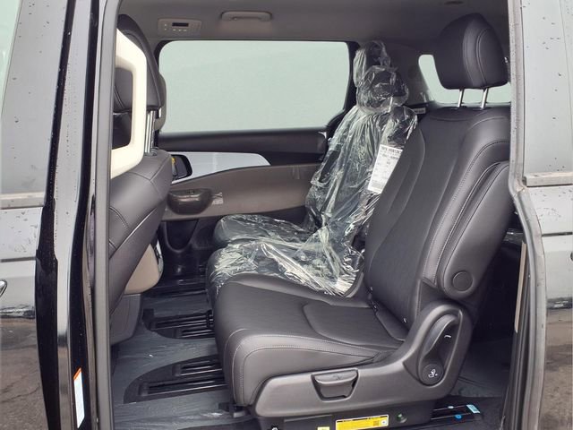 New 2026 Kia Carnival FWD image 19