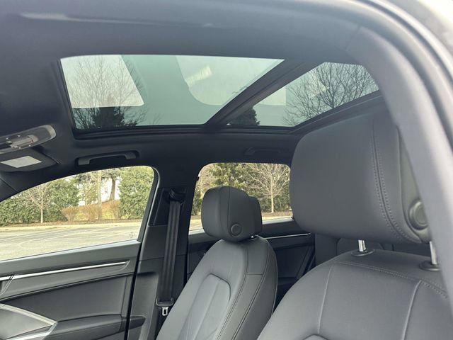 Certified 2025 Audi Q3 2.0T Premium Plus w/ Premium Plus Package image 24