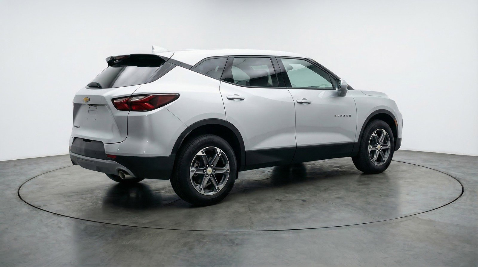 Used 2025 Chevrolet Blazer LT image 9