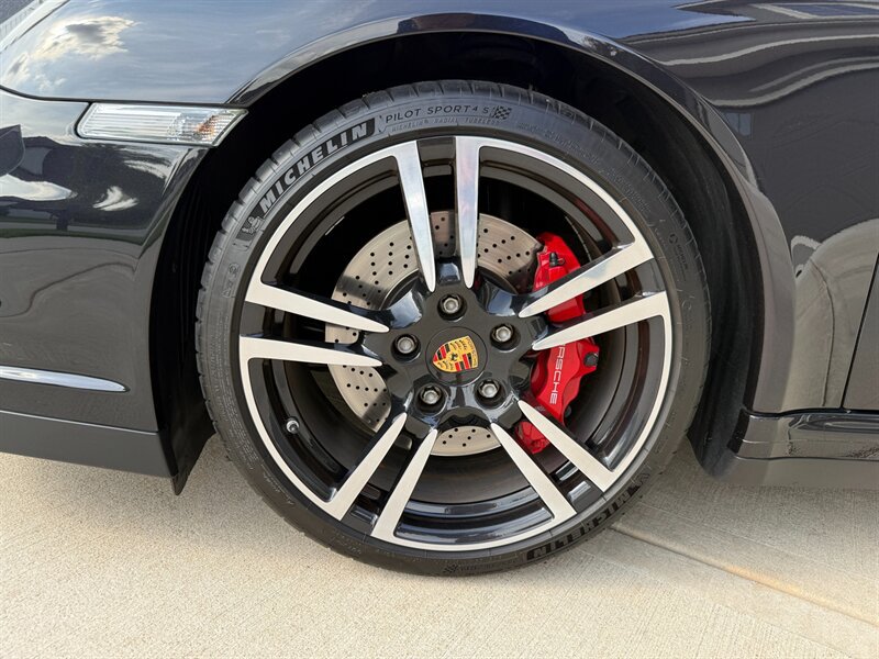 Used 2011 Porsche 911 Turbo AWD/4WD image 18