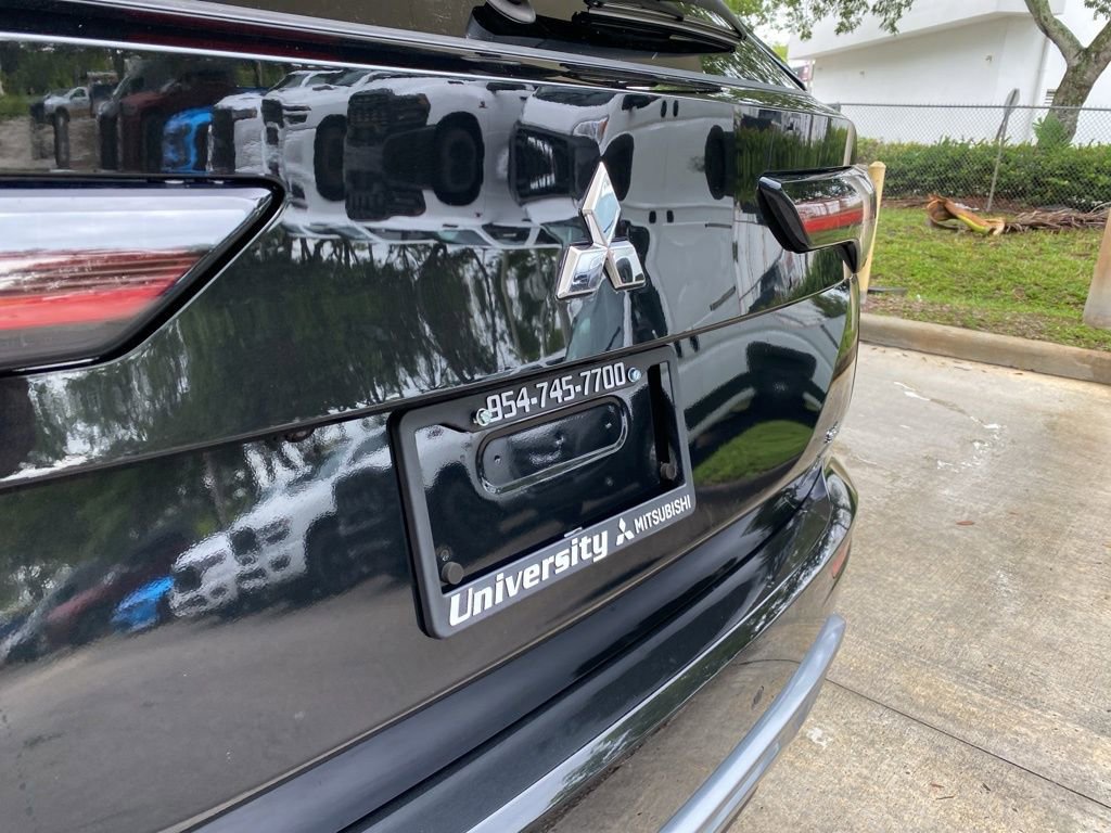 New 2025 Mitsubishi Outlander SE image 19