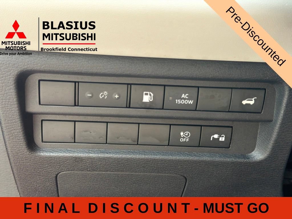Used 2023 Mitsubishi Outlander SEL AWD/4WD image 32