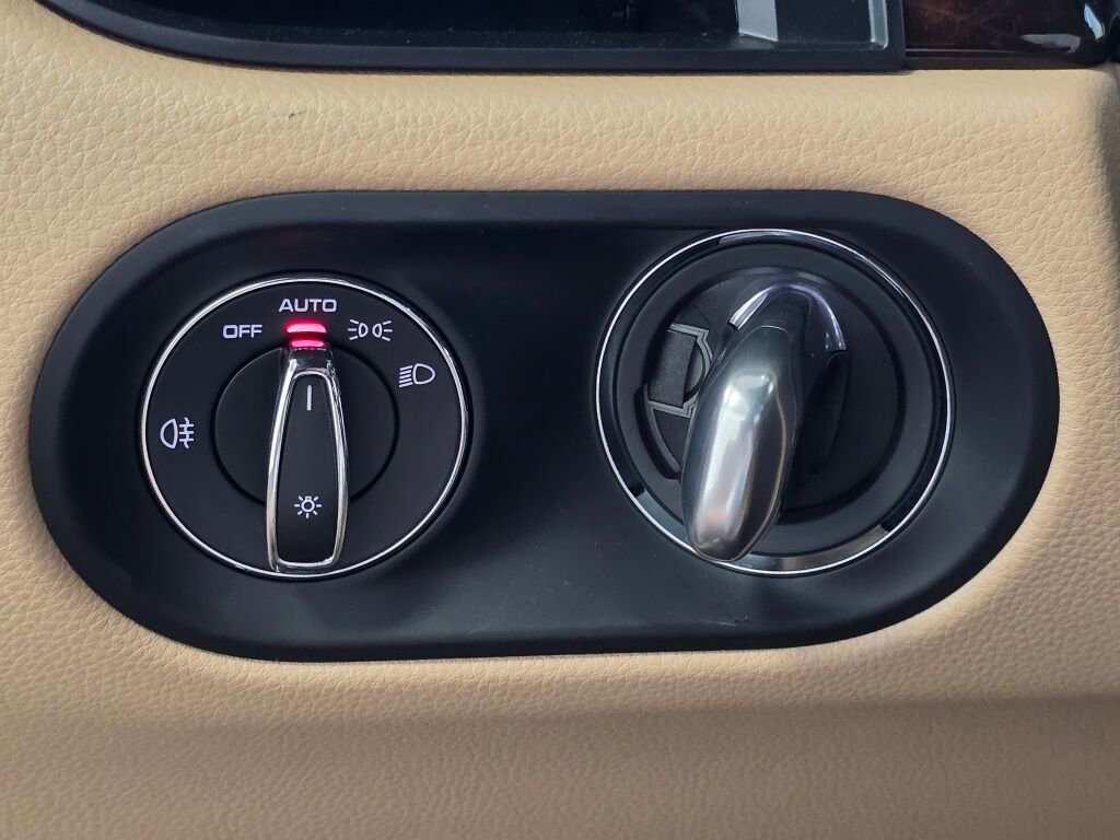 Certified 2025 Porsche Macan image 50