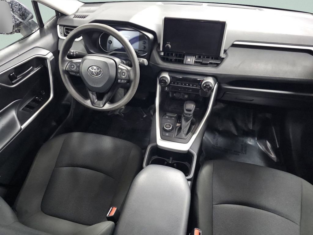 Used 2024 Toyota RAV4 LE AWD/4WD image 27