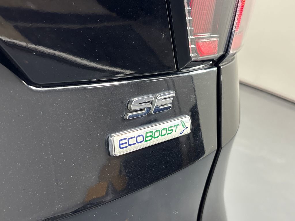 Used 2018 Ford Escape SE w/ Ford Safe & Smart Package FWD image 32