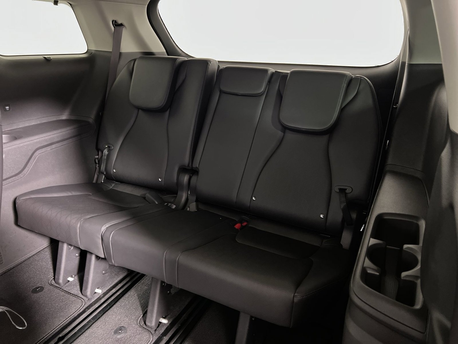 Used 2025 Kia Carnival SX FWD image 23