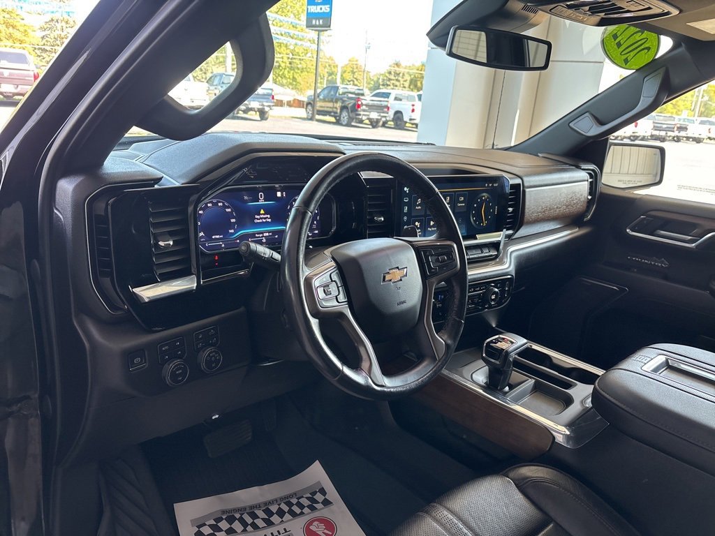 Used 2022 Chevrolet Silverado 1500 High Country w/ High Country Premium Package image 11