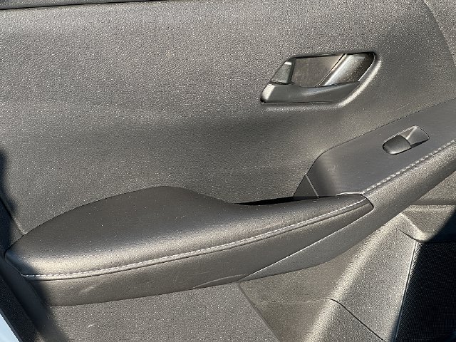 Used 2025 Nissan Sentra SV FWD image 17
