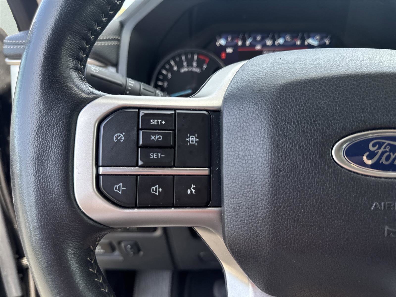 Used 2024 Ford Expedition XLT image 21