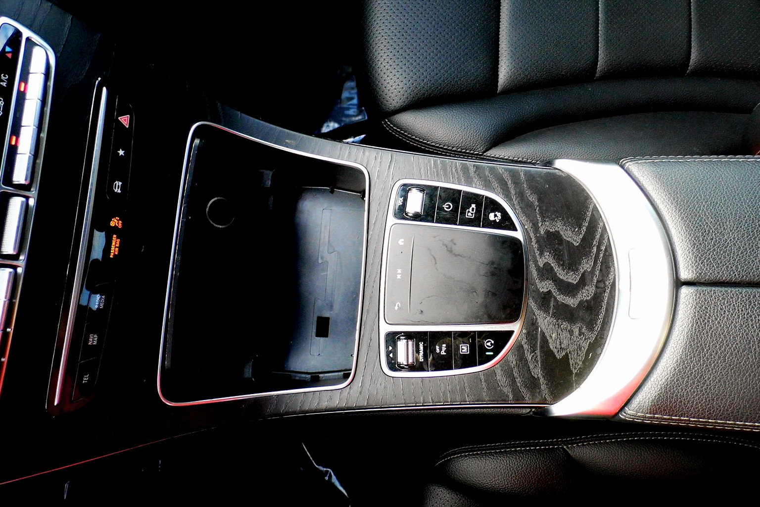 Used 2021 Mercedes-Benz GLC 300 w/ AMG Line image 21