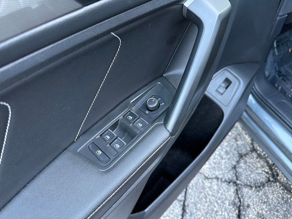 Used 2024 Volkswagen Tiguan SE image 16