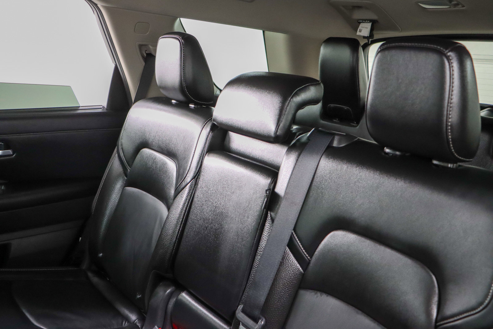Used 2023 Nissan Pathfinder SL w/ Lighting Package (N92) FWD image 24