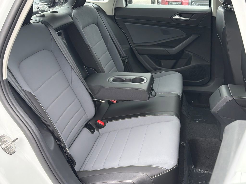 New 2026 Volkswagen Jetta SE FWD image 12