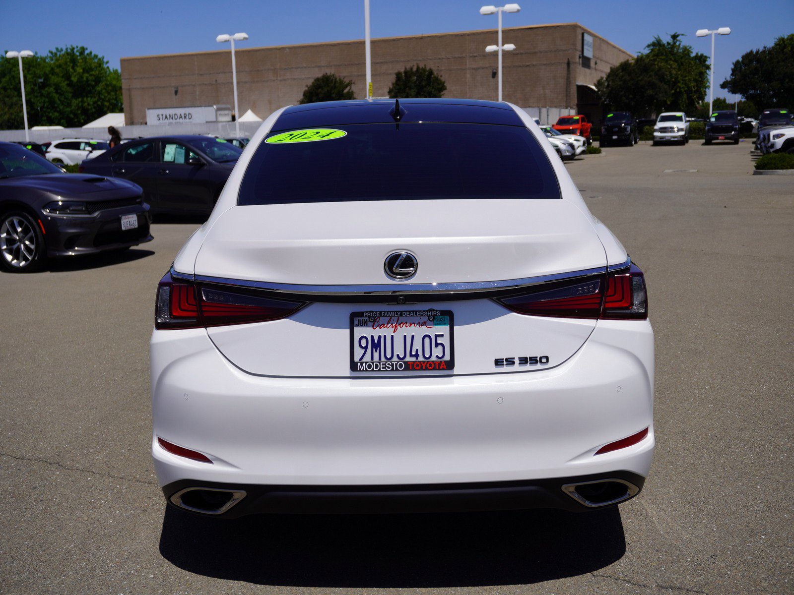 Used 2024 Lexus ES 350 w/ Premium Package FWD image 9