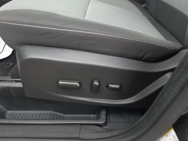 Used 2017 Ford C-MAX SE w/ Equipment Group 201A FWD image 26