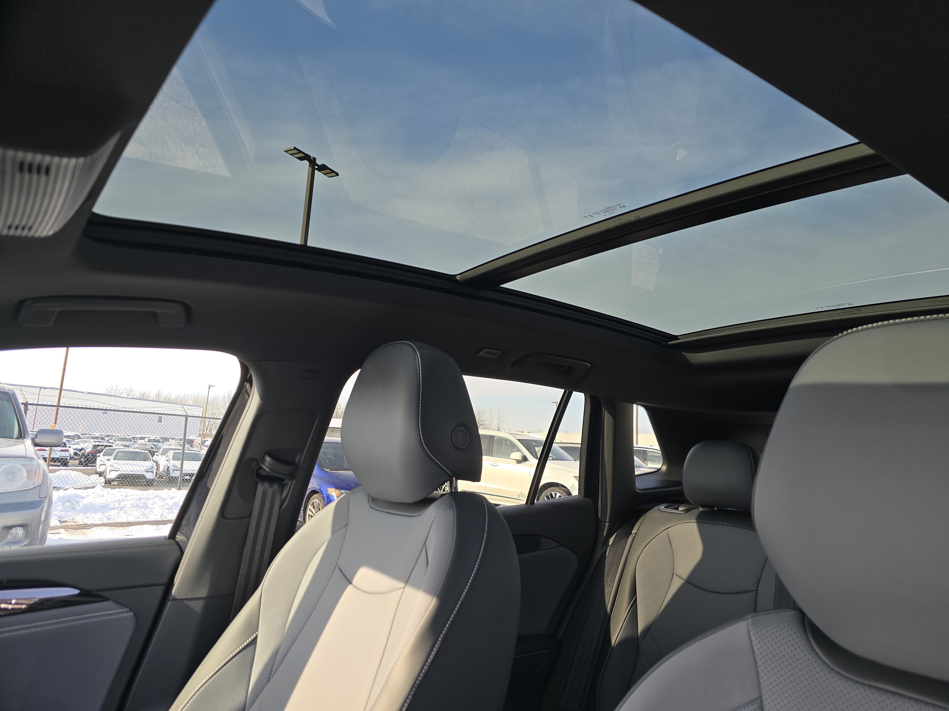 New 2026 Volkswagen Tiguan SE R-Line image 9