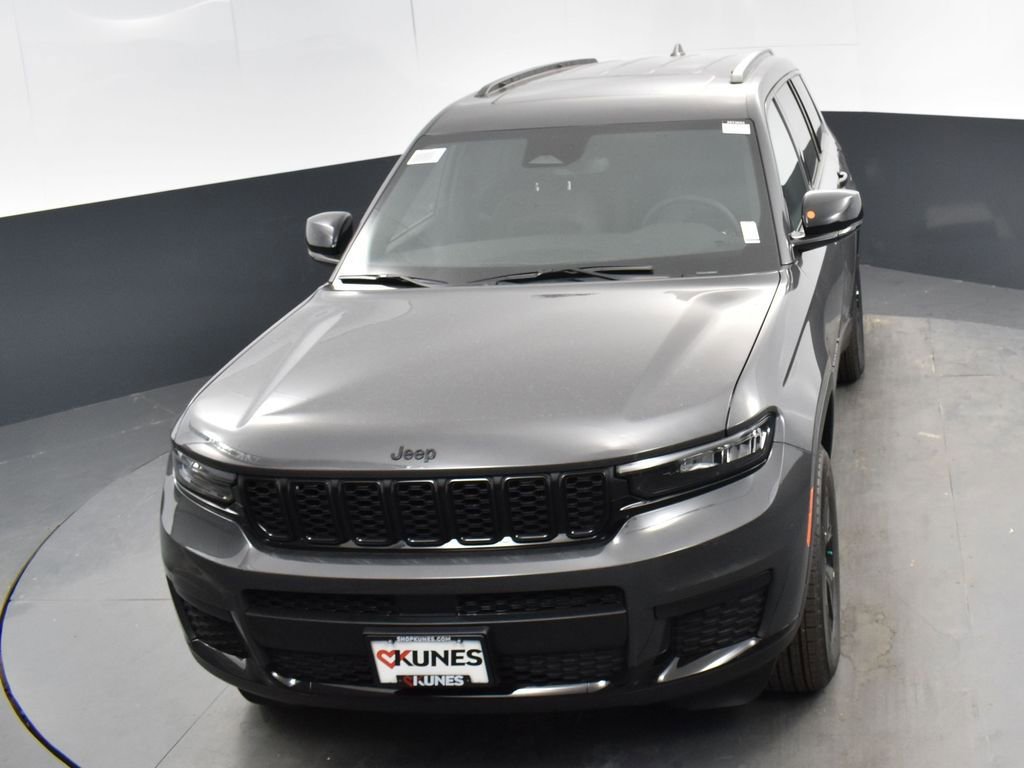 Used 2025 Jeep Grand Cherokee L Altitude image 42