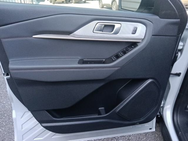 New 2026 Ford Explorer Active RWD image 11