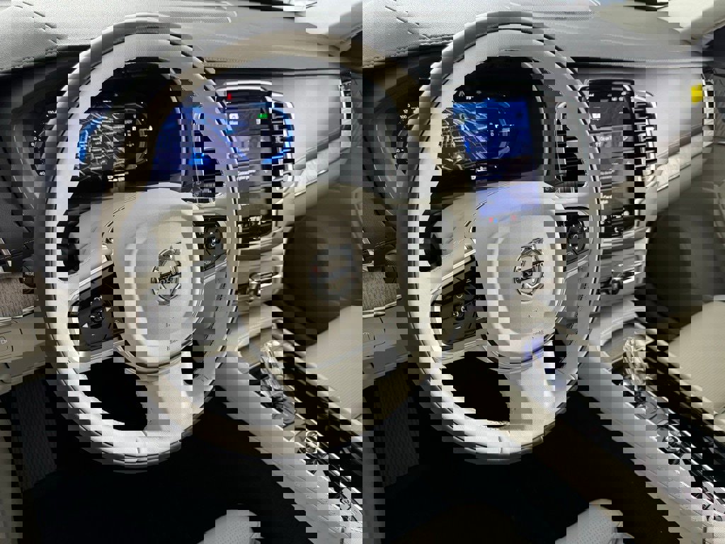 New 2025 Volvo XC90 B6 Plus w/ Protection Package Premier image 10