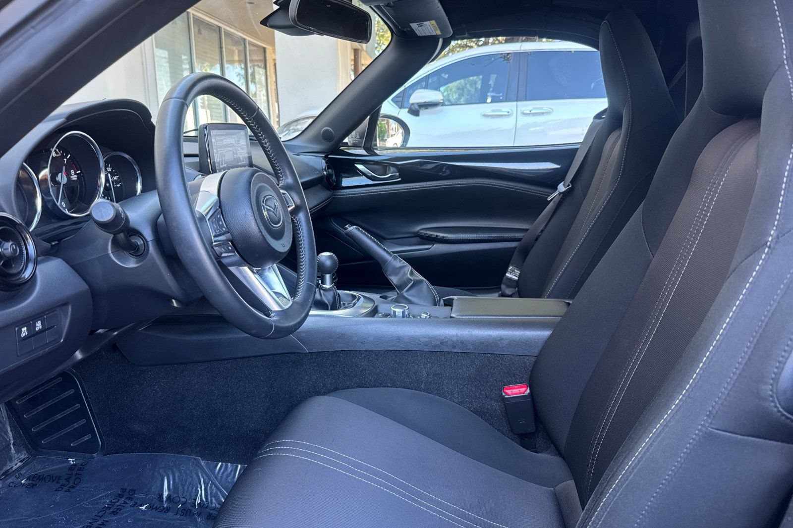 Used 2021 MAZDA MX-5 Miata Club w/ Appearance Package RWD image 11