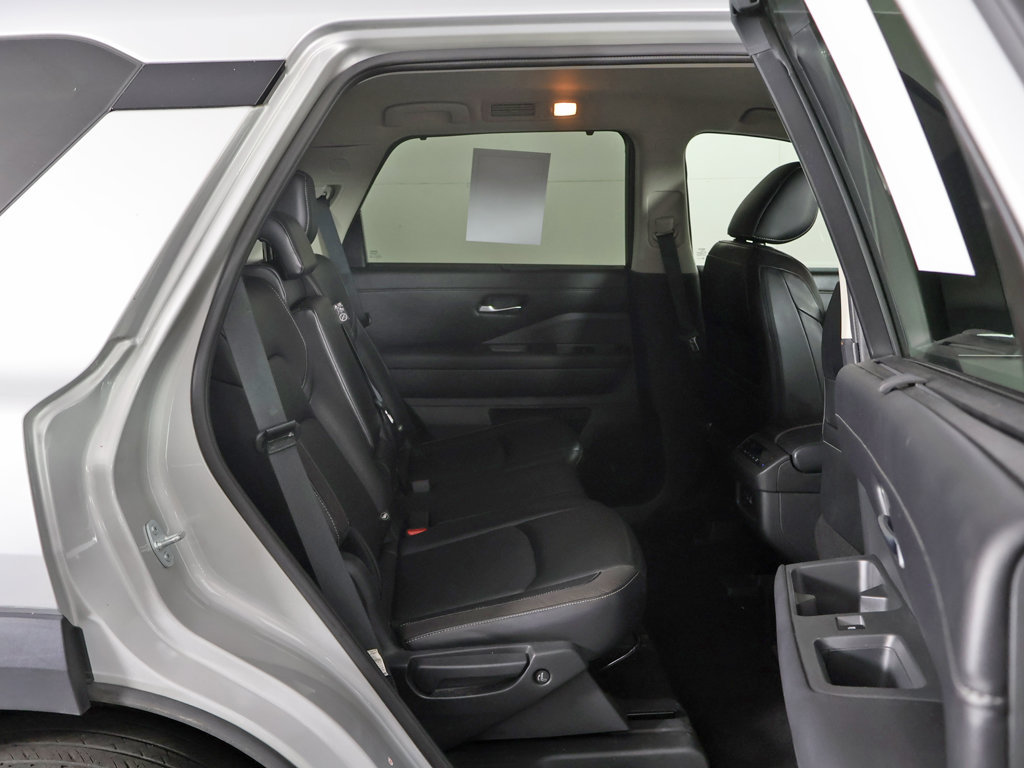 Used 2023 Nissan Pathfinder SL AWD/4WD image 35