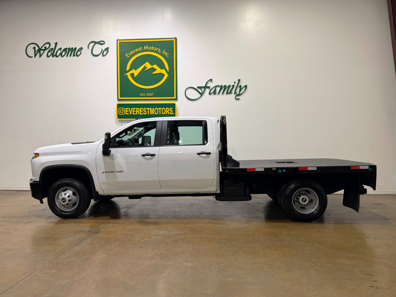 Used 2023 Chevrolet Silverado 3500 W/T w/ WT Fleet Convenience Package image 5