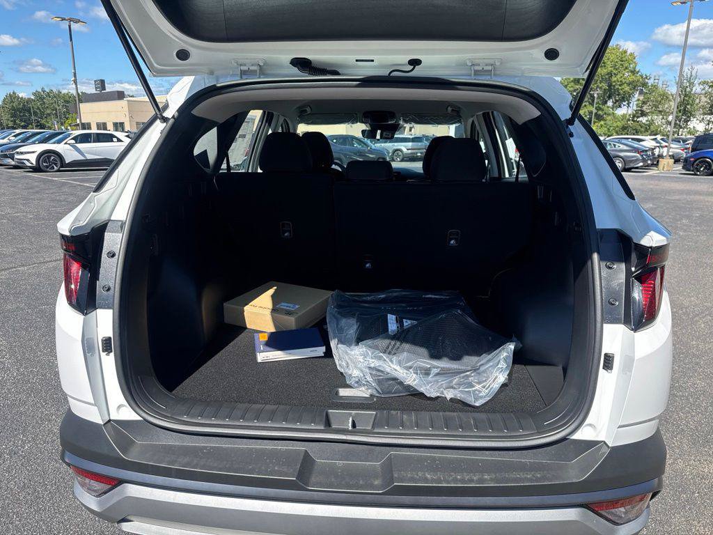 New 2026 Hyundai Tucson SE AWD/4WD image 8