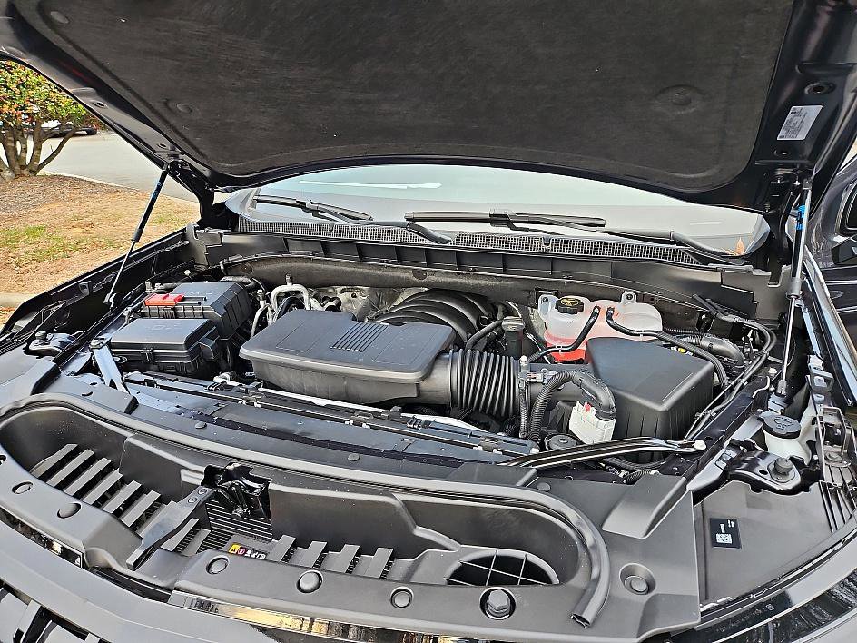 New 2026 Chevrolet Suburban Z71 w/ Z71 Off-Road Package image 26