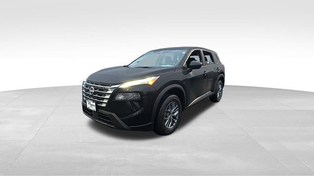 Used 2024 Nissan Rogue S image 3