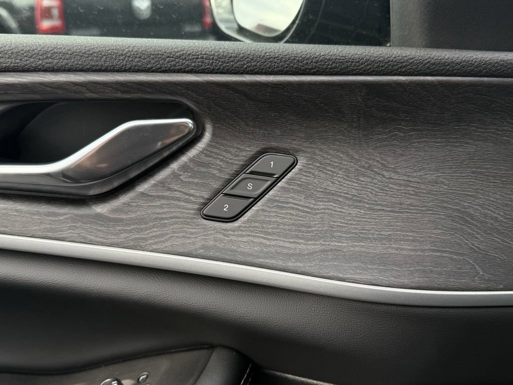 New 2025 Jeep Grand Cherokee Limited image 14