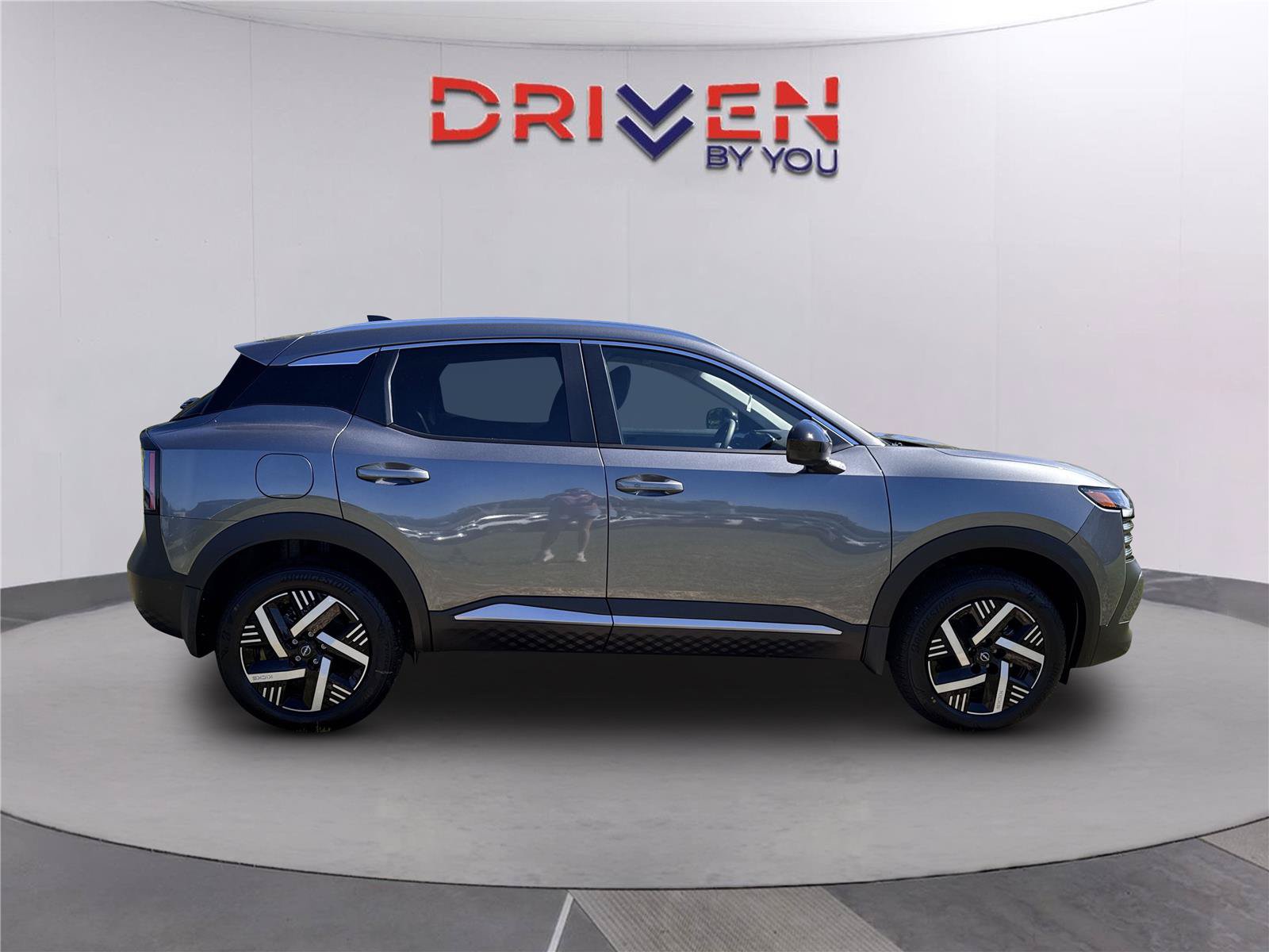 New 2026 Nissan Kicks SV w/ Interior Electronics Package FWD image 3
