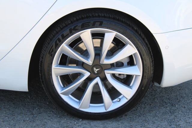 Used 2020 Tesla Model 3 Long Range AWD/4WD image 8