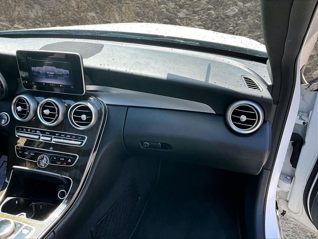 Used 2018 Mercedes-Benz C 300 4MATIC Sedan image 15