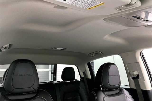 Used 2022 GMC Canyon Denali image 29