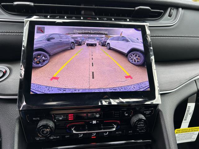 New 2025 Jeep Grand Cherokee Limited w/ Black Appearance Package image 13