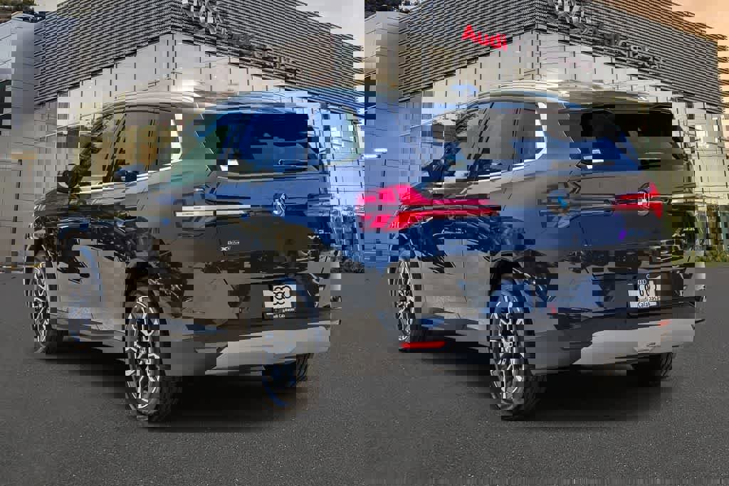 Used 2025 BMW X3 xDrive30i w/ Convenience Package AWD/4WD image 2