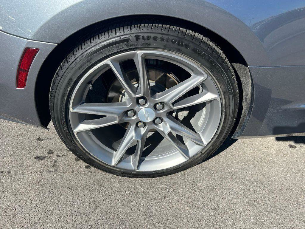 Used 2019 Chevrolet Camaro LT w/ RS Package image 11