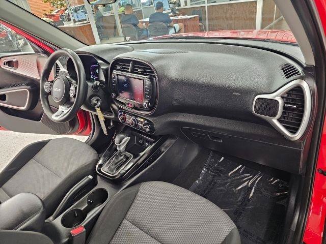Used 2023 Kia Soul LX FWD image 13