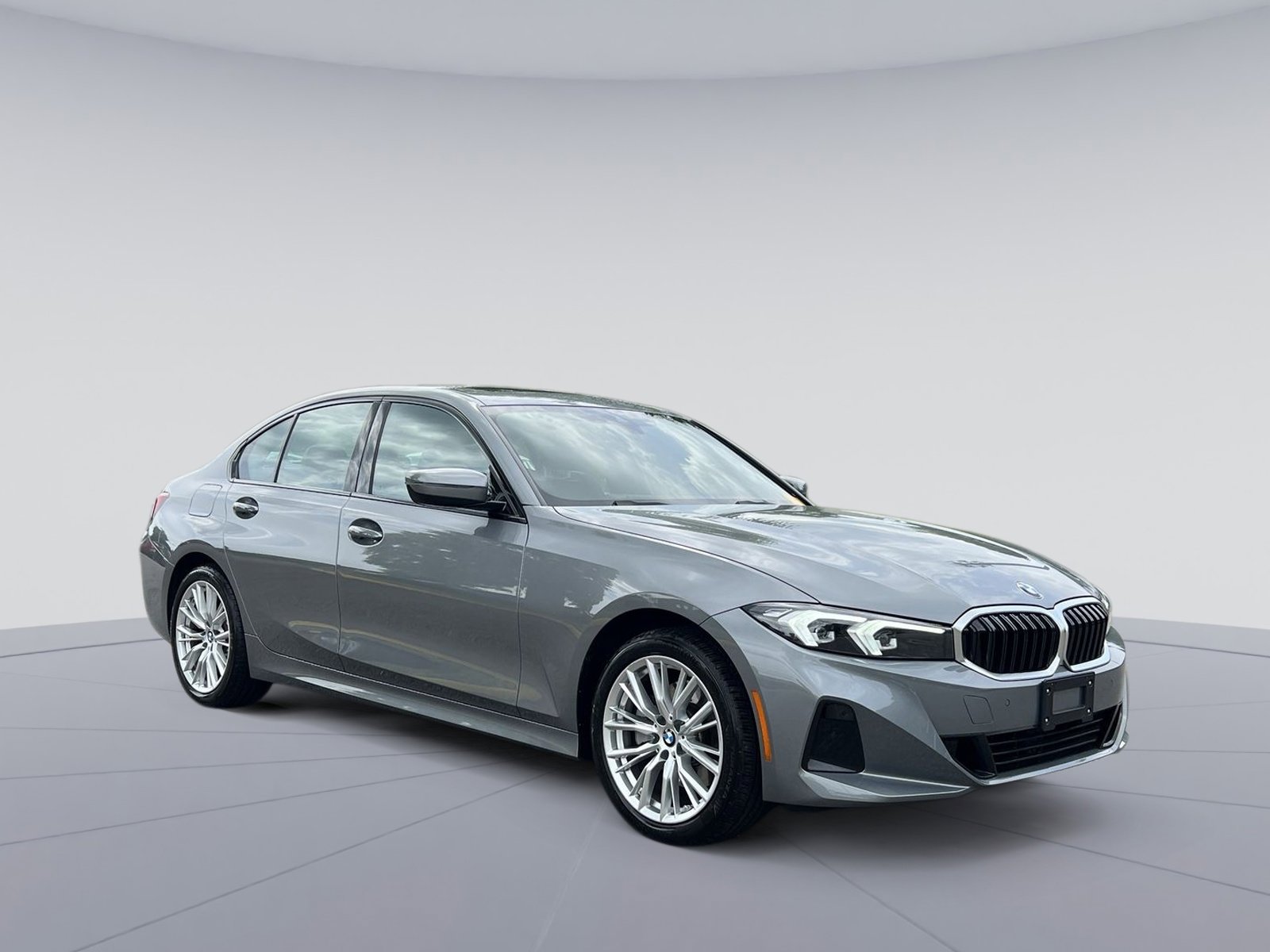 Used 2023 BMW 330i xDrive Sedan w/ Driving Assistance Package image 11