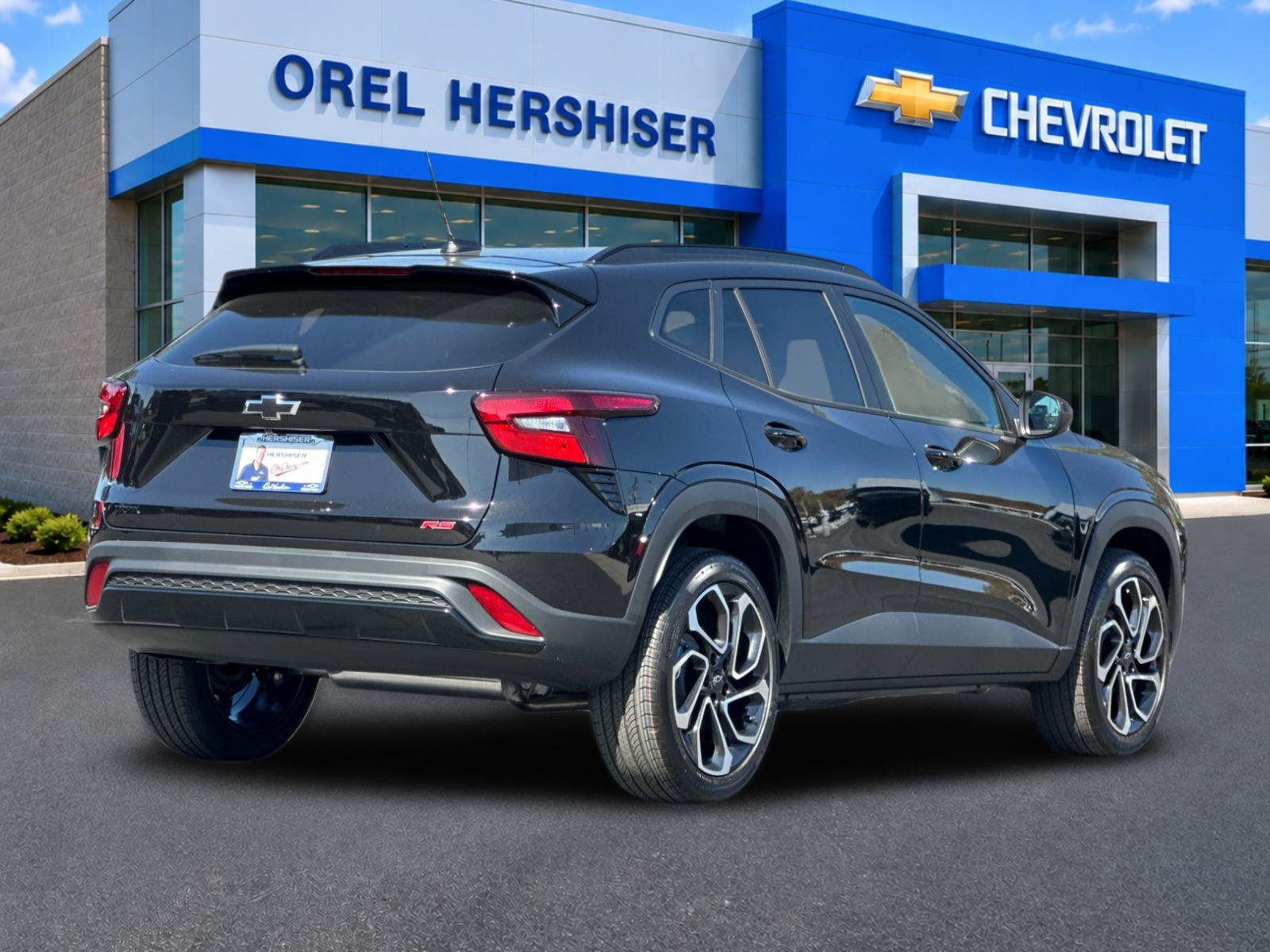 New 2026 Chevrolet Trax RS w/ Sunroof Package FWD image 4