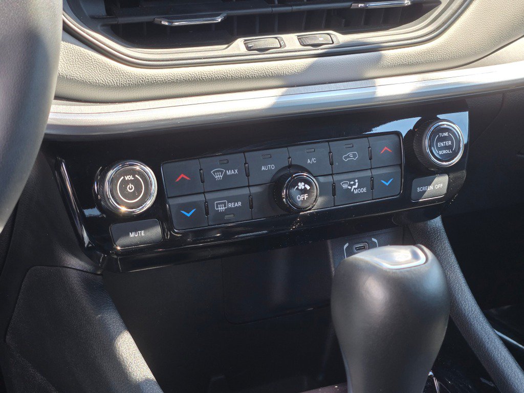 Used 2025 Jeep Compass Limited AWD/4WD image 27