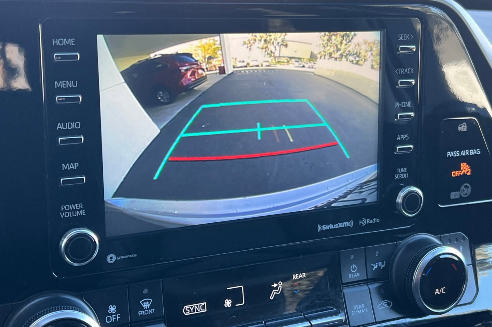 Certified 2022 Toyota Highlander XLE image 21