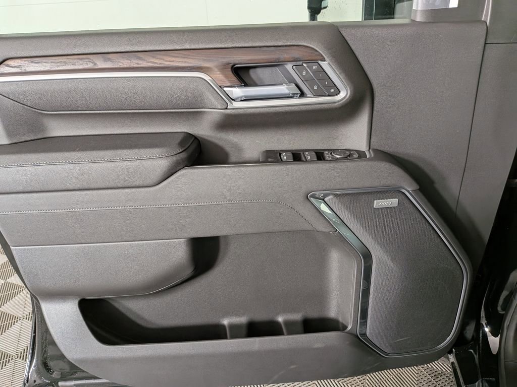 New 2025 GMC Sierra 2500 SLT w/ SLT Premium Package image 13