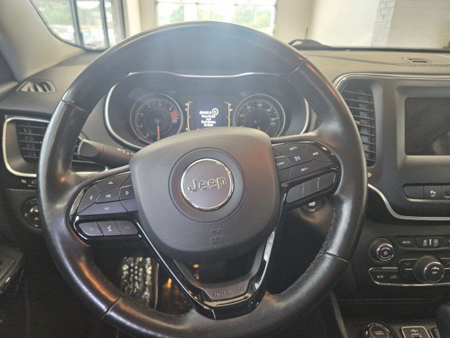 Used 2021 Jeep Cherokee Latitude Plus AWD/4WD image 19